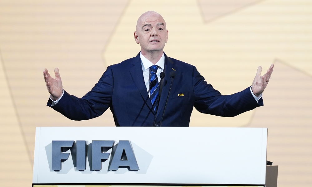 穆雷三分准绝杀约基奇28分 掘金送湖人四连败.